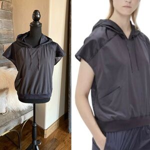 Nike Sportswear Tech Pack Lightweight Short Sleeve Vest Hoodie